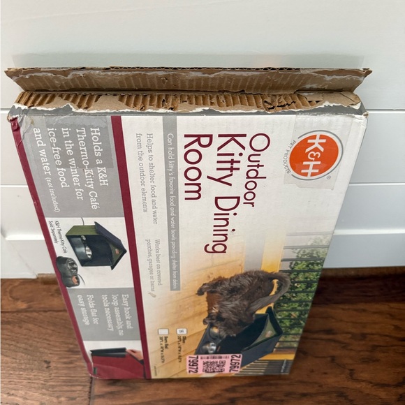 K&H Pet Products Outdoor Cat Dining Room Covered Outdoor Feeding - Olive Green - Picture 4 of 4